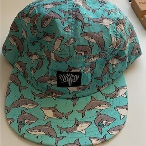 Seregentee Shark Cap